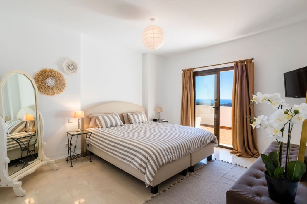 4 makuuhuone Huvila myytävänä paikassa Marbella mukana uima-altaan 
autotalli - 1 995 000 € (Ref: 9616323)