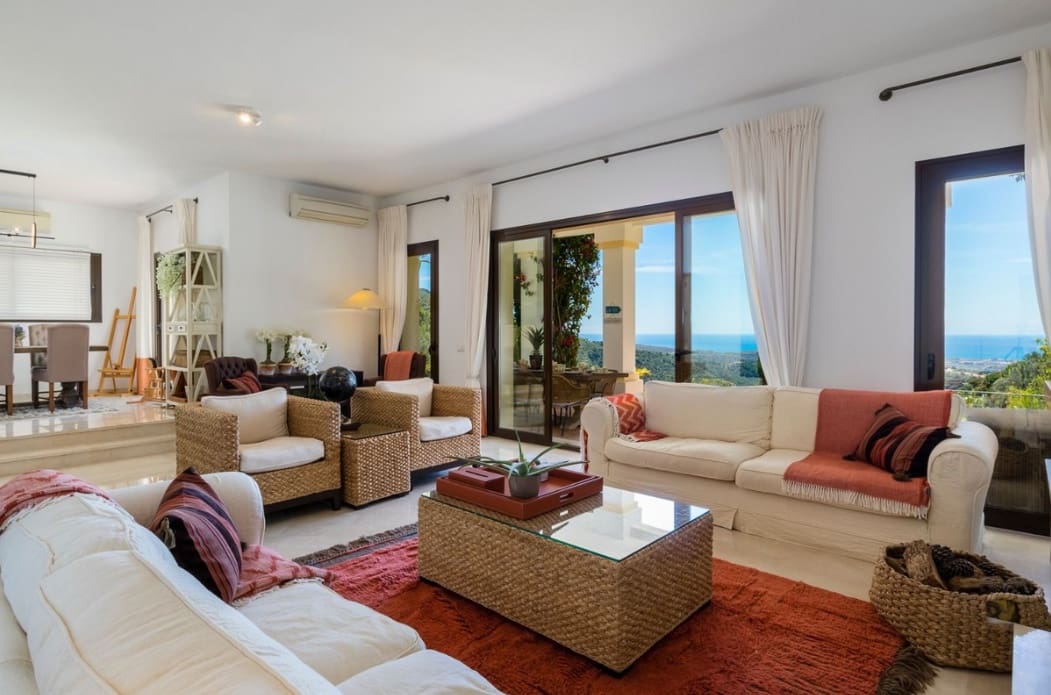 4 makuuhuone Huvila myytävänä paikassa Marbella mukana uima-altaan 
autotalli - 1 995 000 € (Ref: 9616323)