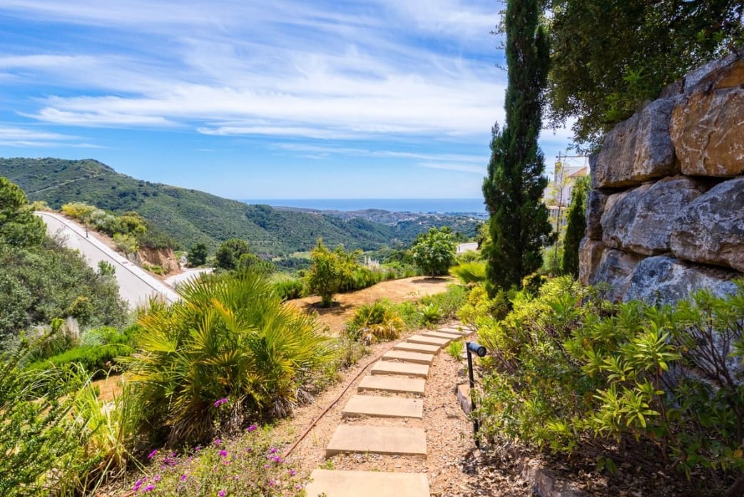 4 makuuhuone Huvila myytävänä paikassa Marbella mukana uima-altaan 
autotalli - 1 995 000 € (Ref: 9616323)