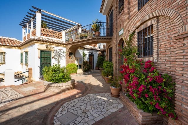 3 bedroom Villa for sale in Mijas Costa, Mijas with pool - € 485,000 (Ref: 9616324)