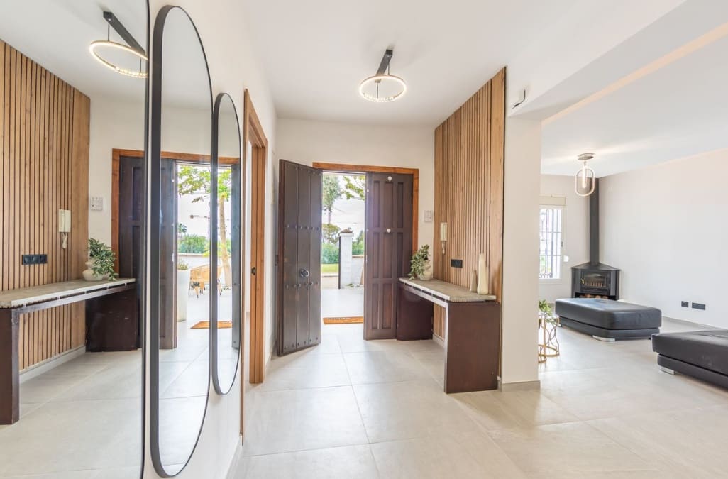 3 Zimmer Villa zu verkaufen in Manilva mit Pool - 550.000 € (Ref: 9616326)