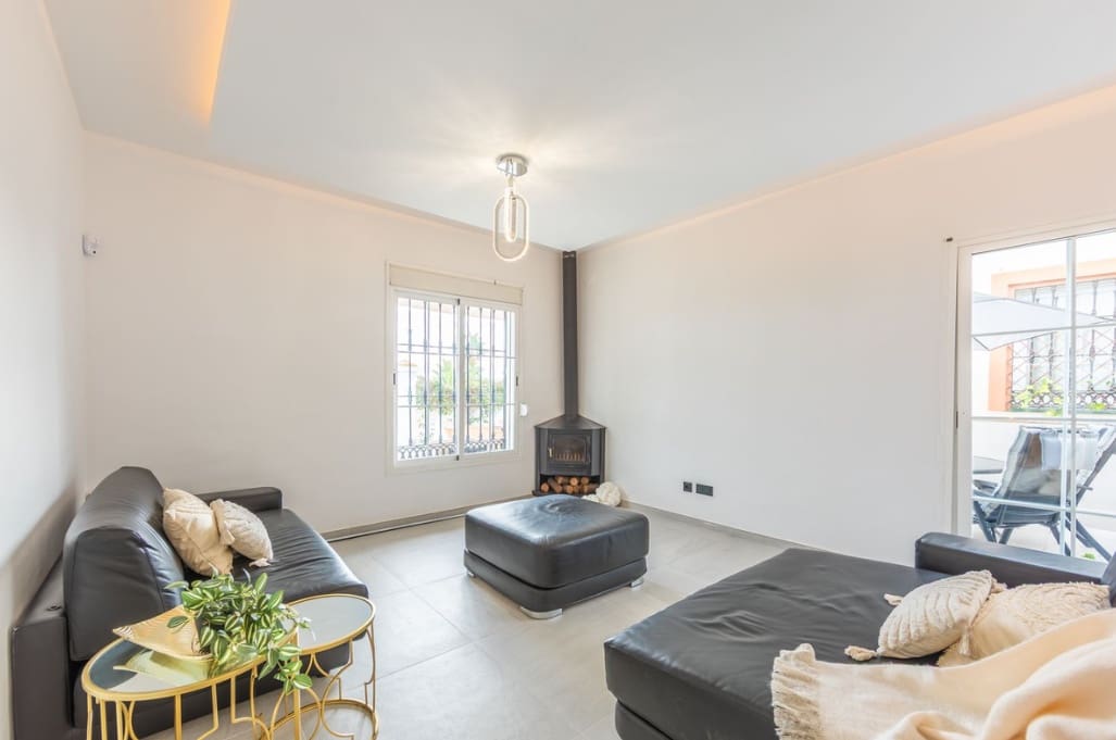 3 Zimmer Villa zu verkaufen in Manilva mit Pool - 550.000 € (Ref: 9616326)