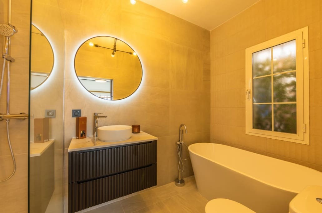 3 Zimmer Villa zu verkaufen in Manilva mit Pool - 550.000 € (Ref: 9616326)