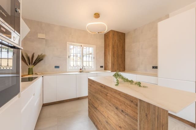 3 soverom Villa til salgs i Manilva med svømmebasseng - € 495 000 (Ref: 9616326)