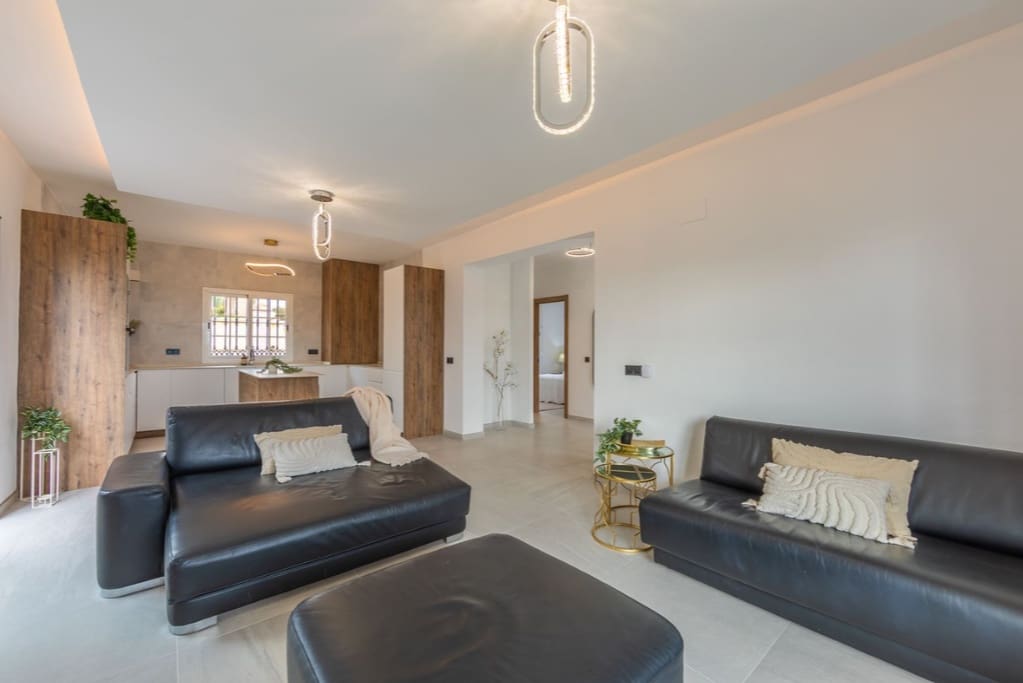3 soveværelse Villa til salg i Manilva med swimmingpool - € 495.000 (Ref: 9616326)
