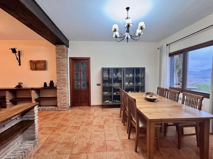 3 soverom Villa til salgs i Casabermeja med svømmebasseng garasje - € 470 000 (Ref: 9616328)