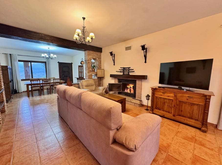 3 soverom Villa til salgs i Casabermeja med svømmebasseng garasje - € 470 000 (Ref: 9616328)