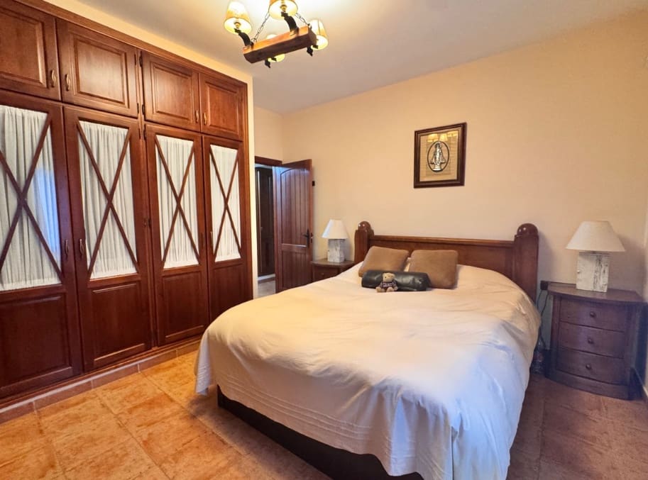 3 soverom Villa til salgs i Casabermeja med svømmebasseng garasje - € 470 000 (Ref: 9616328)