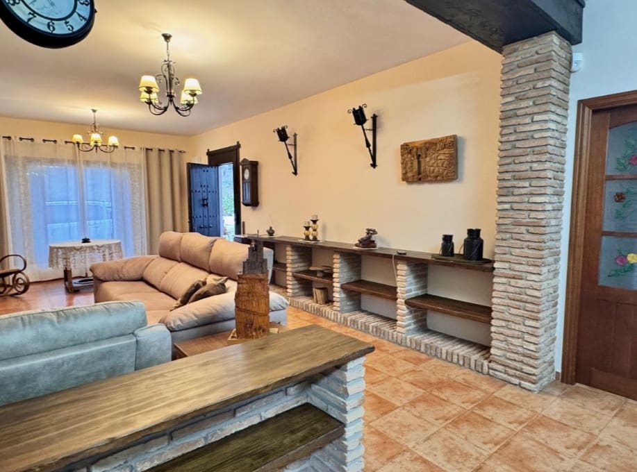 3 soverom Villa til salgs i Casabermeja med svømmebasseng garasje - € 470 000 (Ref: 9616328)