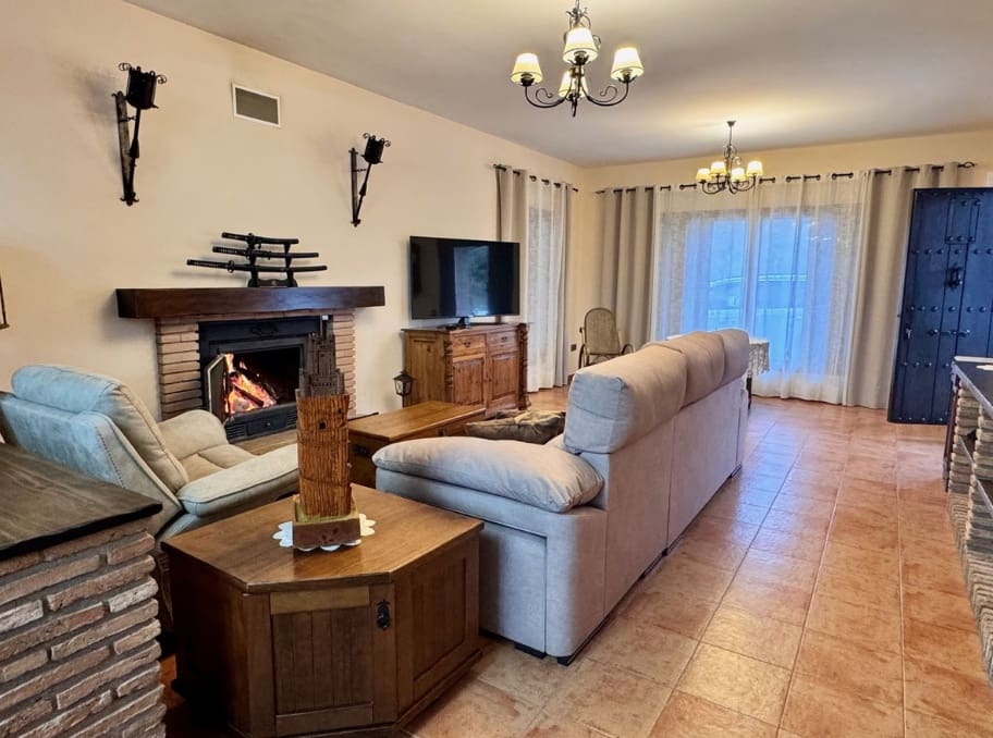 3 soverom Villa til salgs i Casabermeja med svømmebasseng garasje - € 470 000 (Ref: 9616328)