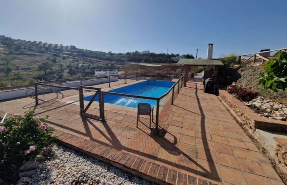 3 soverom Villa til salgs i Casabermeja med svømmebasseng garasje - € 470 000 (Ref: 9616328)