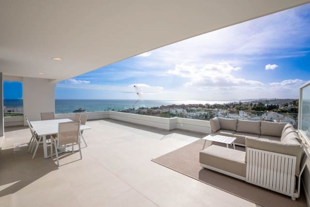 3 quarto Penthouse para venda em Estepona com piscina garagem - 1 295 000 € (Ref: 9616329)