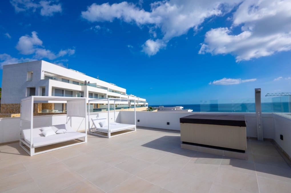 3 soverom Penthouse til salgs i Estepona med svømmebasseng garasje - € 1 295 000 (Ref: 9616329)