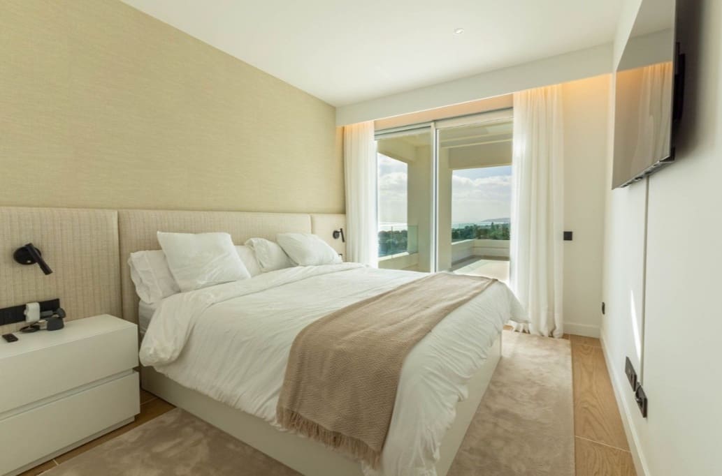 3 soverom Penthouse til salgs i Estepona med svømmebasseng garasje - € 1 295 000 (Ref: 9616329)
