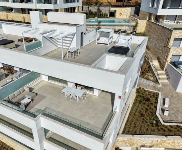 3 quarto Penthouse para venda em Estepona com piscina garagem - 1 295 000 € (Ref: 9616329)