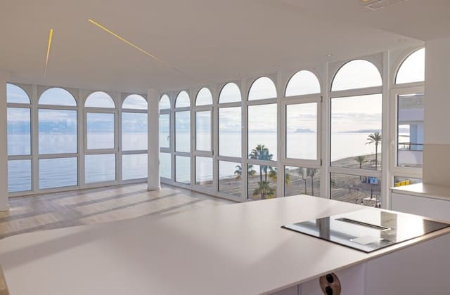 3 sovrum Takvåning till salu i Estepona med garage - 1 159 000 € (Ref: 9616330)