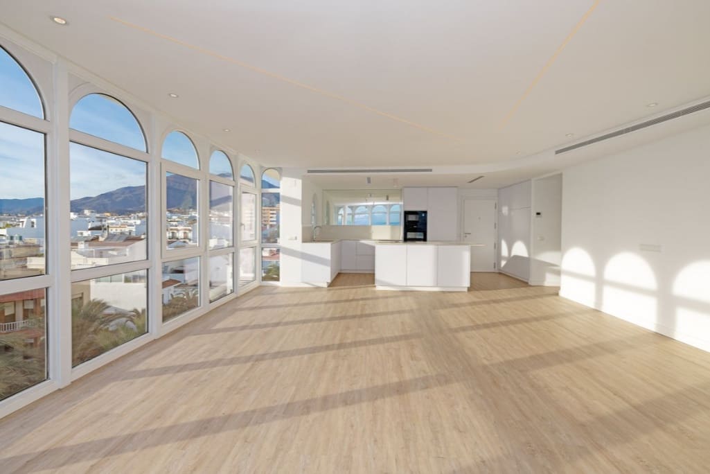 3 makuuhuone Kattohuoneisto myytävänä paikassa Estepona mukana 
autotalli - 1 159 000 € (Ref: 9616330)