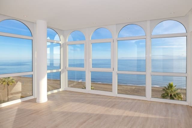 3 sovrum Takvåning till salu i Estepona med garage - 1 159 000 € (Ref: 9616330)