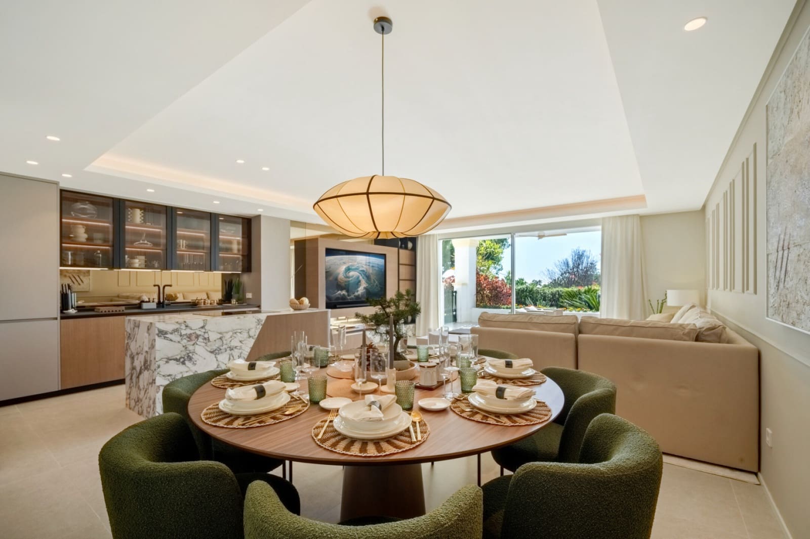 Apartamento de 4 habitaciones en Marbella en venta con piscina garaje - 2.450.000 € (Ref: 9616331)