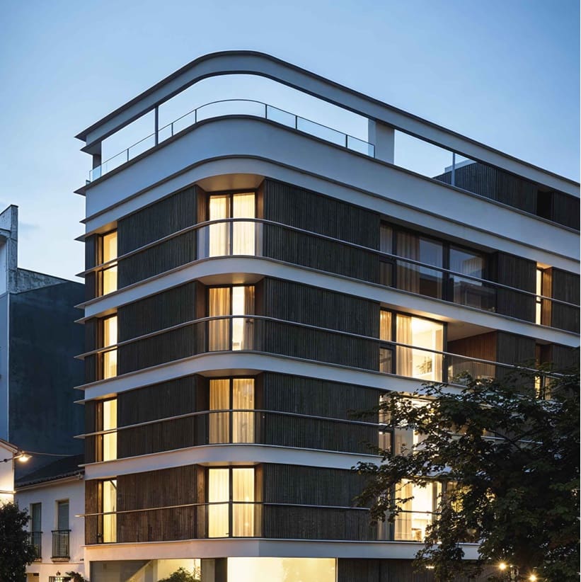 2 bedroom Apartment for sale in Estepona with garage - € 699,000 (Ref: 9616332)