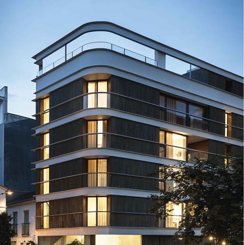 2 bedroom Apartment for sale in Estepona with garage - € 699,000 (Ref: 9616332)