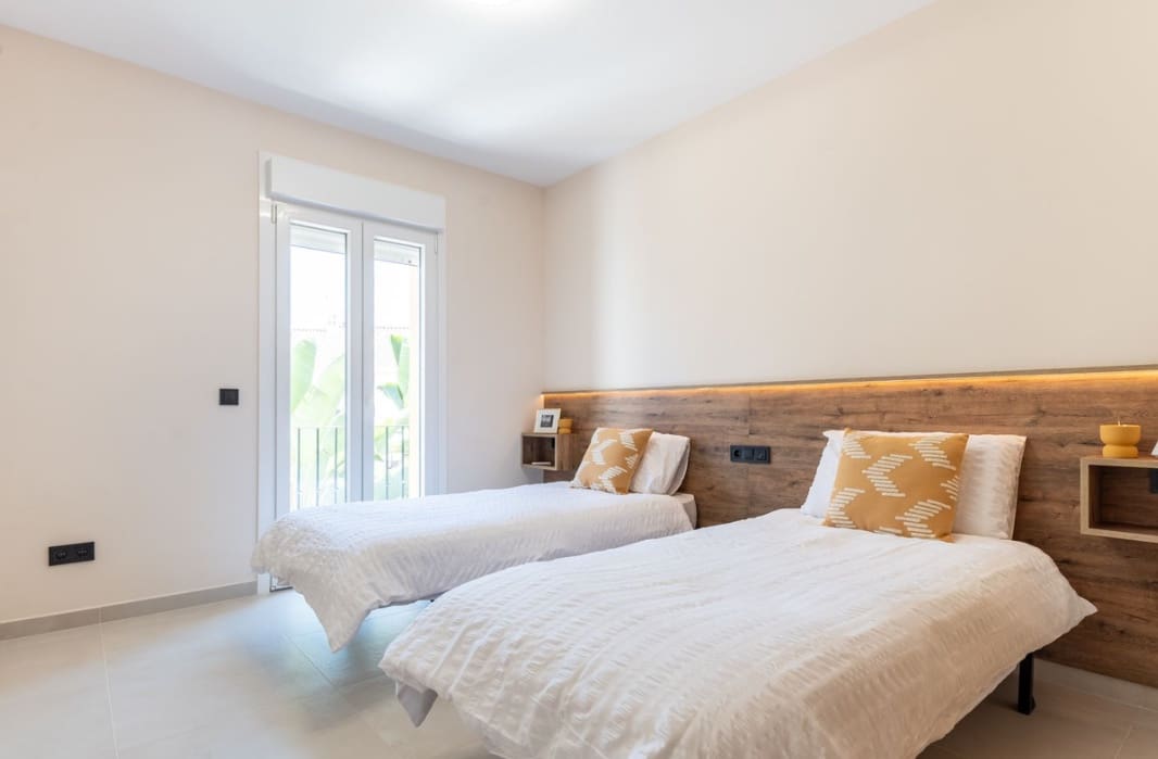 4 Zimmer Haus zu verkaufen in Estepona mit Pool Garage - 695.000 € (Ref: 9616334)