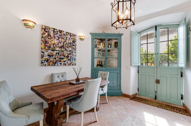 3 bedroom Townhouse for sale in Estepona - € 995,000 (Ref: 9616335)