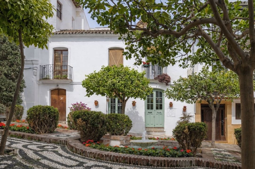 3 bedroom Townhouse for sale in Estepona - € 995,000 (Ref: 9616335)