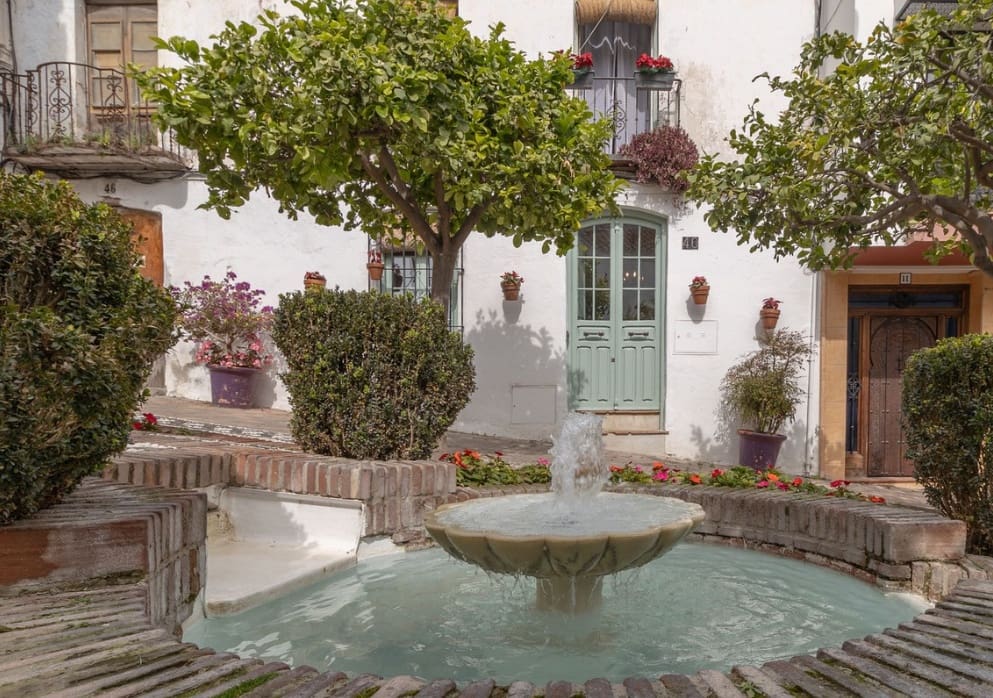 3 bedroom Townhouse for sale in Estepona - € 995,000 (Ref: 9616335)