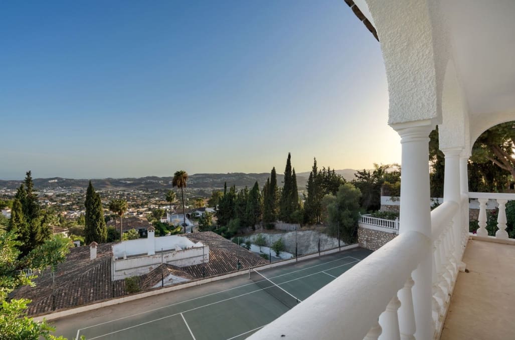 6 Zimmer Villa zu verkaufen in Mijas mit Pool Garage - 1.995.000 € (Ref: 9616338)