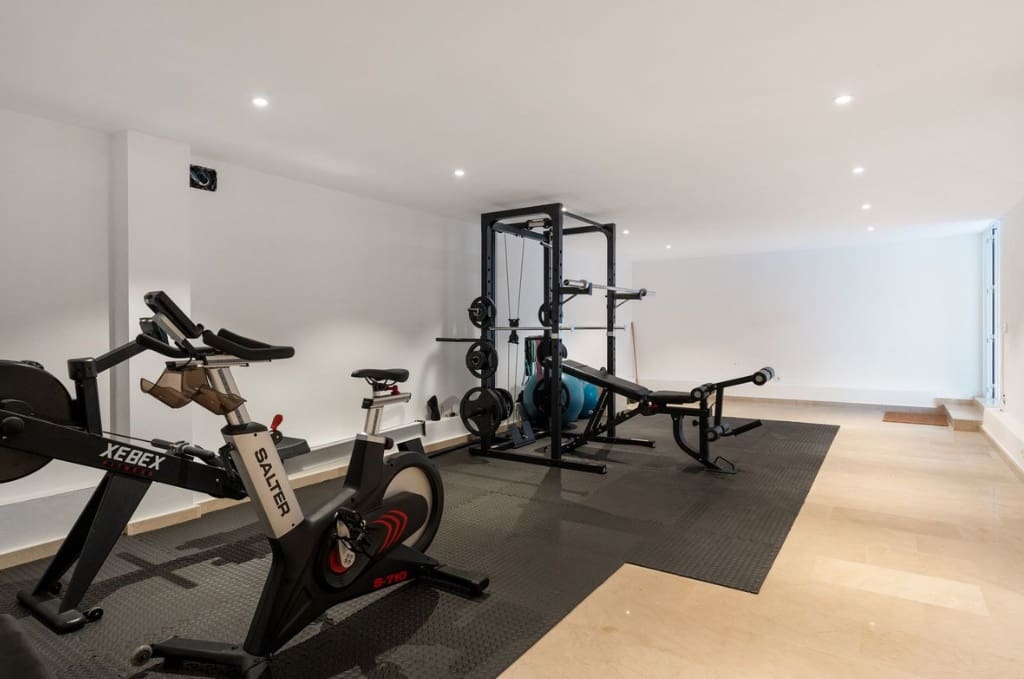 6 Zimmer Villa zu verkaufen in Mijas mit Pool Garage - 1.995.000 € (Ref: 9616338)