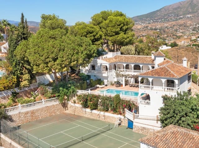 6 soveværelse Villa til salg i Mijas med swimmingpool garage - € 1.995.000 (Ref: 9616338)