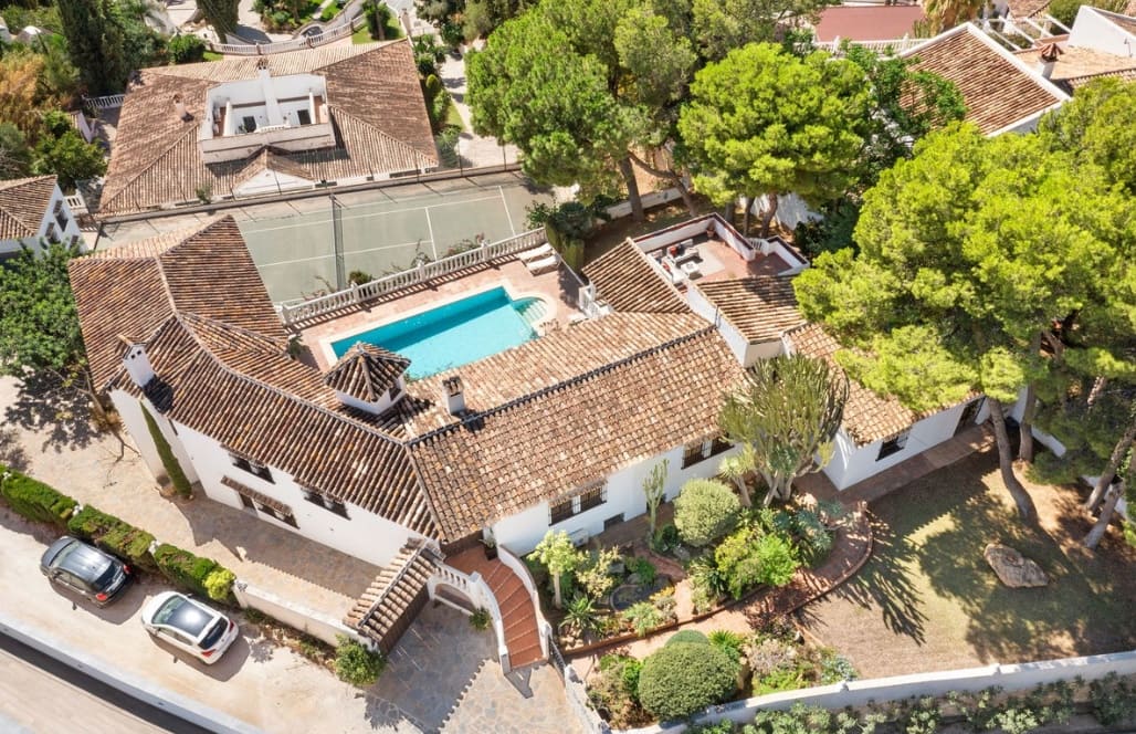 6 Zimmer Villa zu verkaufen in Mijas mit Pool Garage - 1.995.000 € (Ref: 9616338)