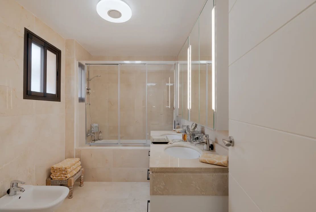 2 bedroom Penthouse for sale in Casares with pool garage - € 490,000 (Ref: 9616339)