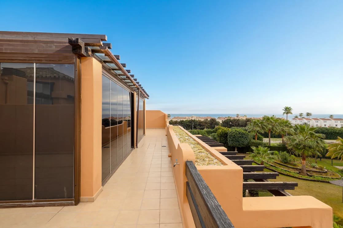 2 soverom Penthouse til salgs i Casares med svømmebasseng garasje - € 490 000 (Ref: 9616339)