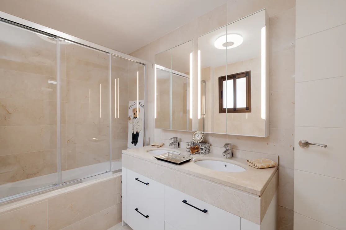 2 soverom Penthouse til salgs i Casares med svømmebasseng garasje - € 490 000 (Ref: 9616339)