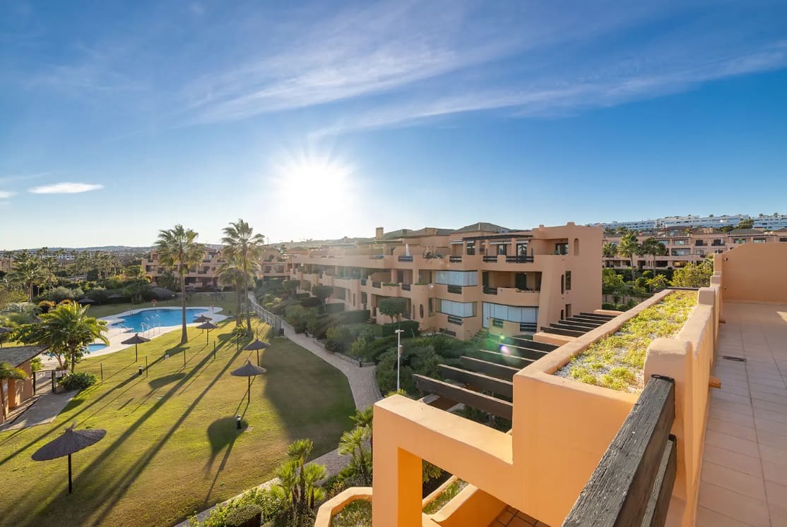 2 soverom Penthouse til salgs i Casares med svømmebasseng garasje - € 490 000 (Ref: 9616339)
