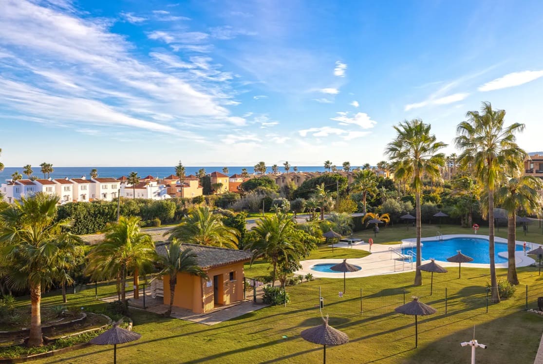 2 soverom Penthouse til salgs i Casares med svømmebasseng garasje - € 490 000 (Ref: 9616339)