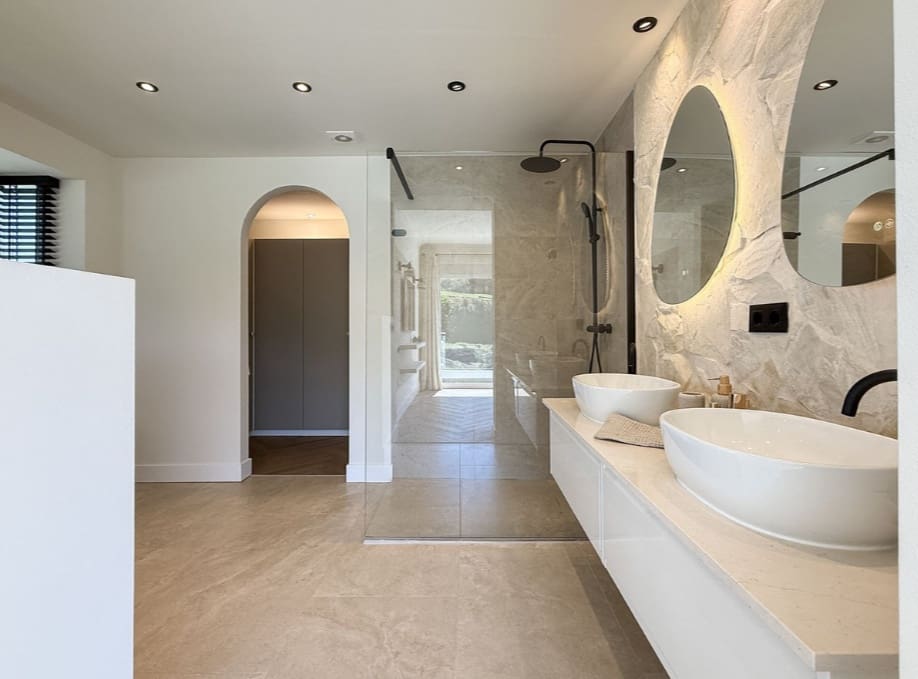 3 bedroom Villa for sale in Mijas Costa with pool - € 1,095,000 (Ref: 9616341)