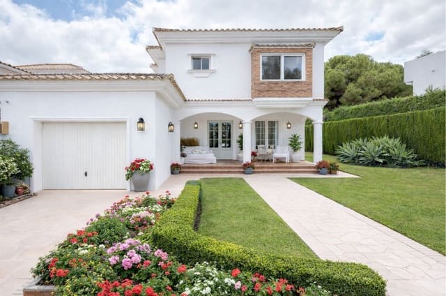 3 bedroom Villa for sale in Mijas Costa, Mijas with pool - € 1,095,000 (Ref: 9616341)