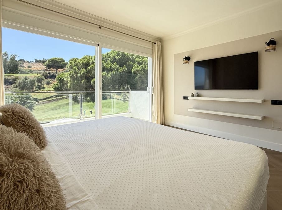 3 bedroom Villa for sale in Mijas Costa with pool - € 1,095,000 (Ref: 9616341)