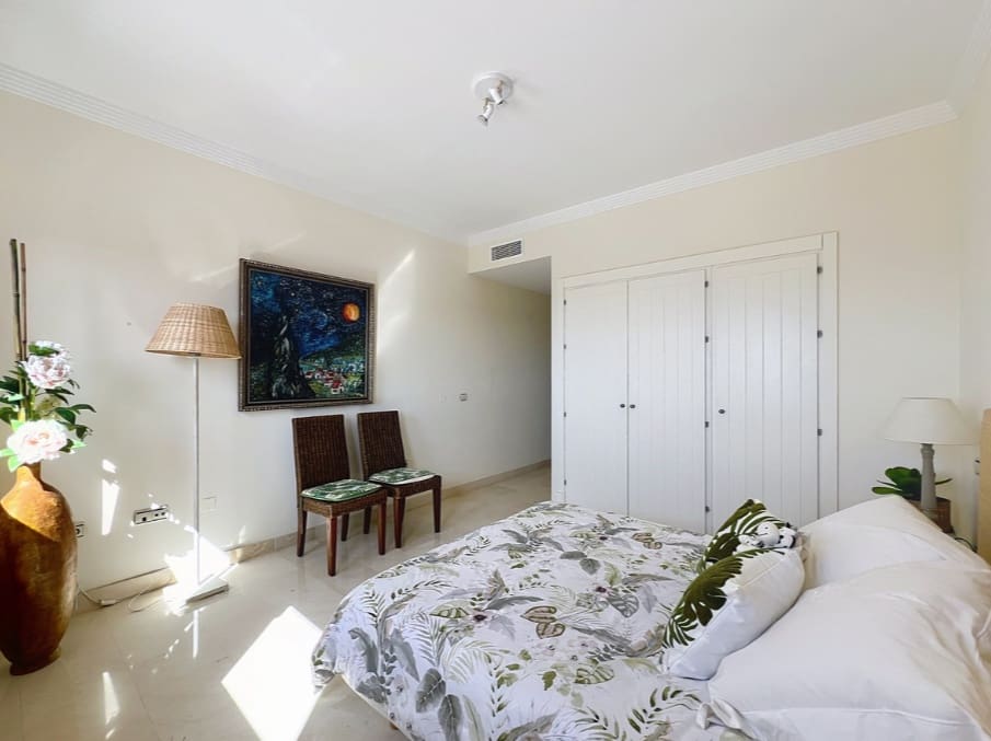 2 soveværelse Penthouse til salg i Manilva med swimmingpool garage - € 415.000 (Ref: 9616343)