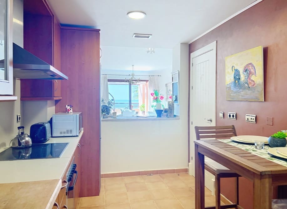 2 soveværelse Penthouse til salg i Manilva med swimmingpool garage - € 415.000 (Ref: 9616343)