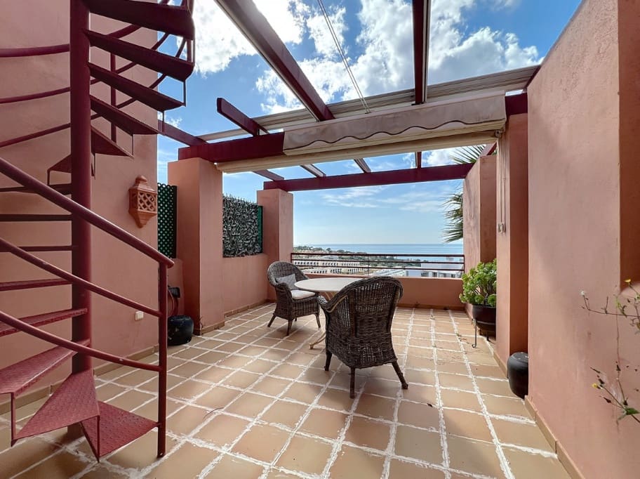 2 soveværelse Penthouse til salg i Manilva med swimmingpool garage - € 415.000 (Ref: 9616343)