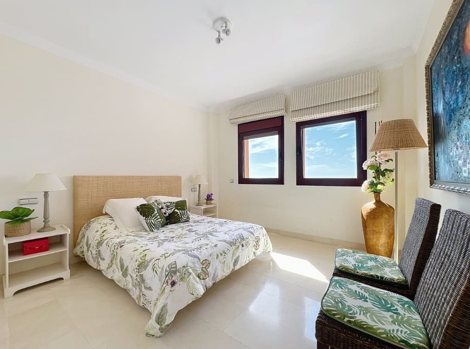 2 soveværelse Penthouse til salg i Manilva med swimmingpool garage - € 415.000 (Ref: 9616343)