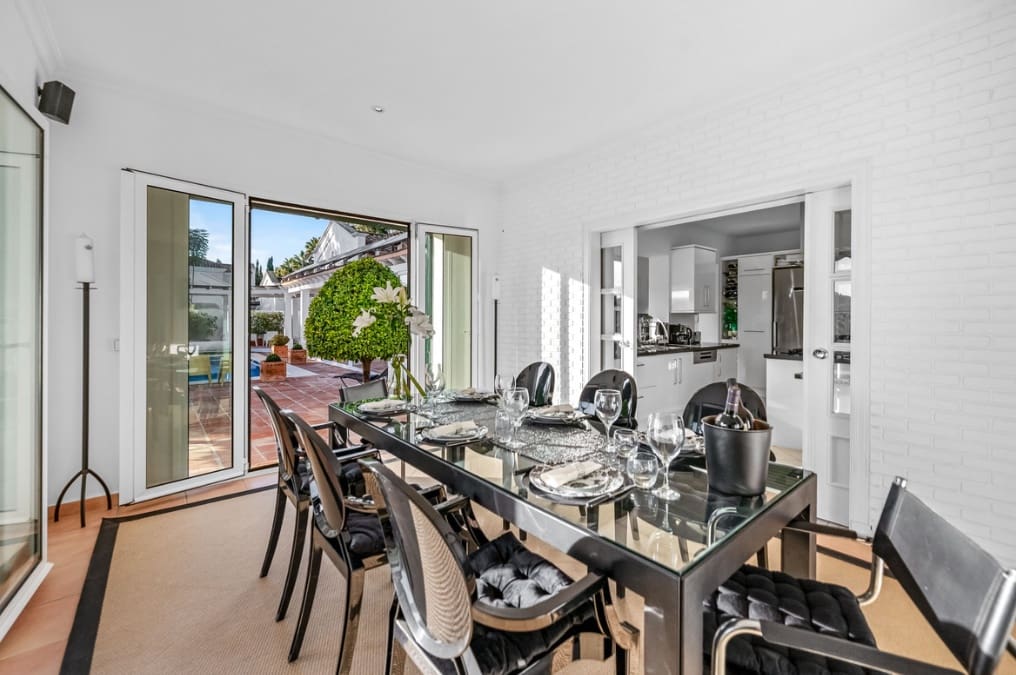 6 slaapkamer Villa te koop in Sotogrande met zwembad garage - € 2.250.000 (Ref: 9616345)