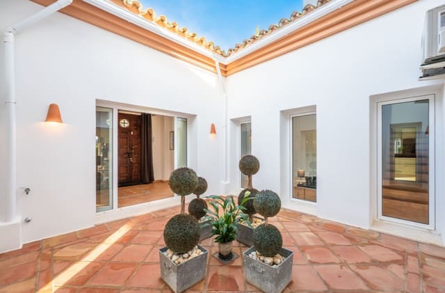 6 chambre Villa/Maison à vendre à Sotogrande, San Roque avec piscine garage - 2 250 000 € (Ref: 9616345)