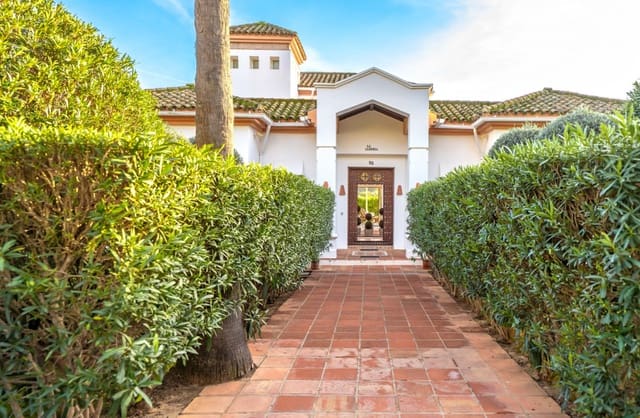 6 chambre Villa/Maison à vendre à Sotogrande, San Roque avec piscine garage - 2 250 000 € (Ref: 9616345)