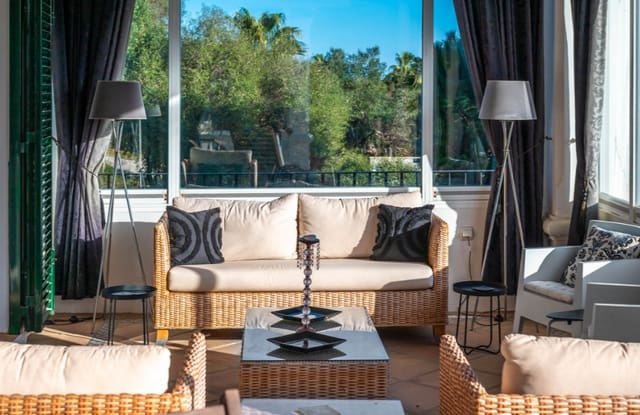 6 chambre Villa/Maison à vendre à Sotogrande, San Roque avec piscine garage - 2 250 000 € (Ref: 9616345)