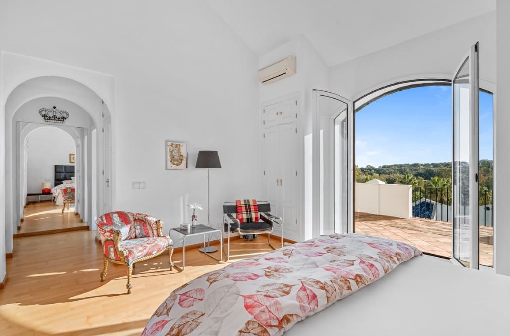 6 sypialnia Willa na sprzedaż w Sotogrande z basenem garażem - 2 250 000 € (Ref: 9616345)